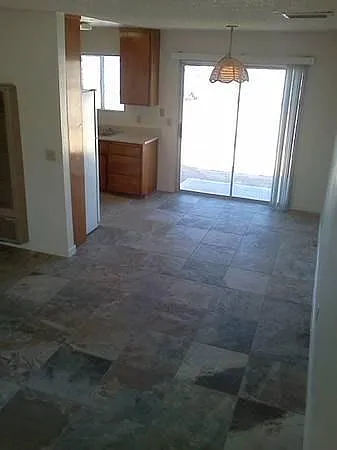 2 bed, 800 sqft, $1,300 — Photo 2