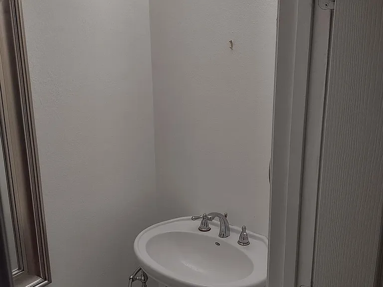 16604 Eastview Ter — Photo 14