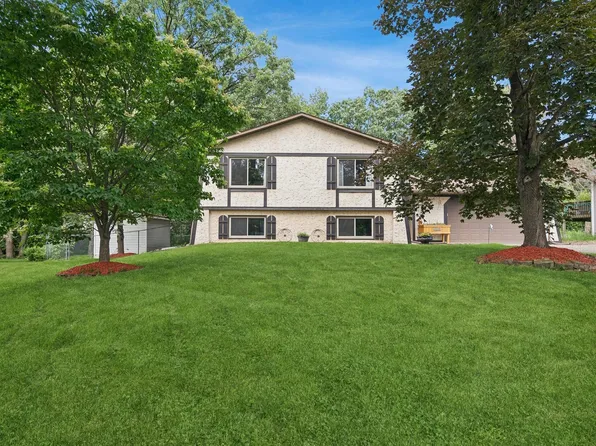 11950 Ilex Cir NW, Coon Rapids, MN 55448