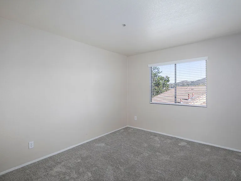 Tuscany Hills Apartments — Photo 39