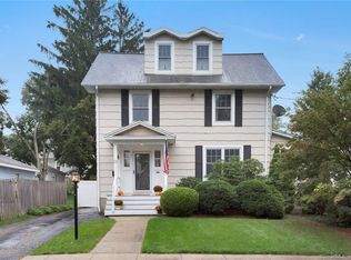 29 Newman Pl, Fairfield, CT 06825