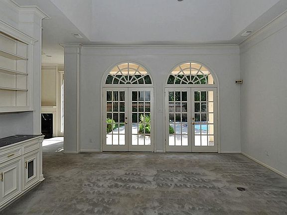 4th image of 2402 Deep Lake Dr