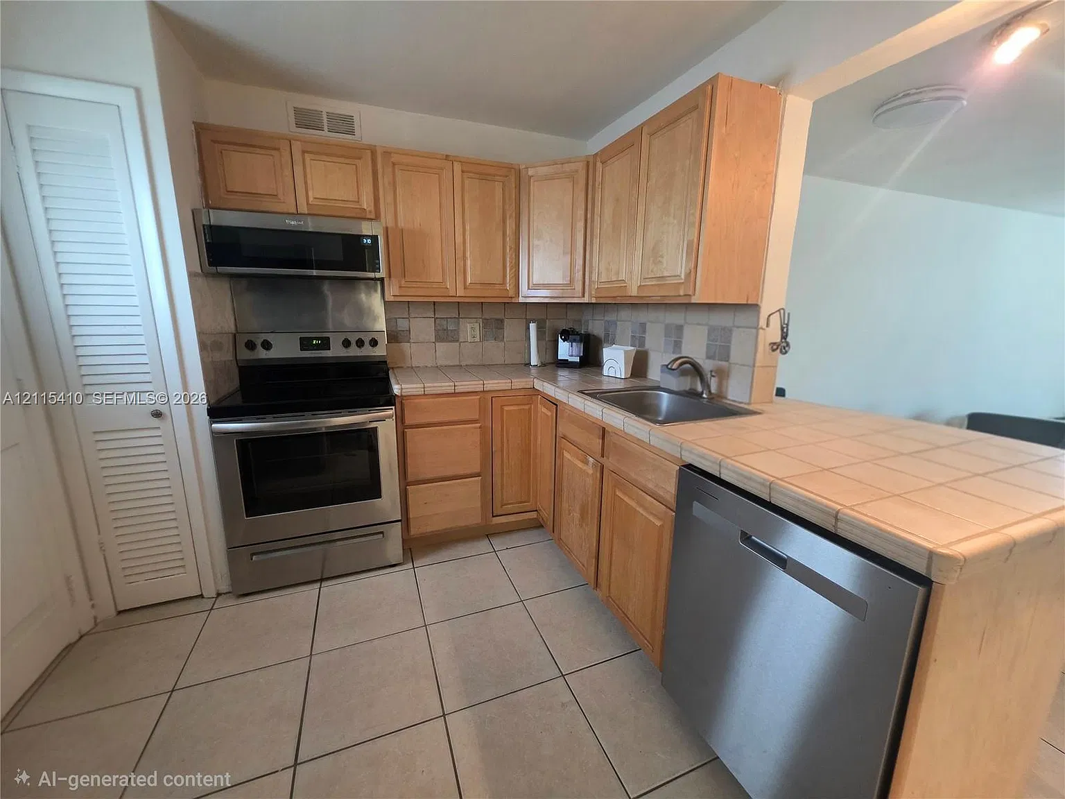 Rolling Green Condo G — Photo 4