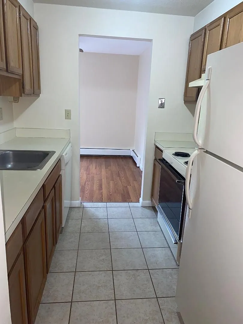 Woodmere Place — Photo 1