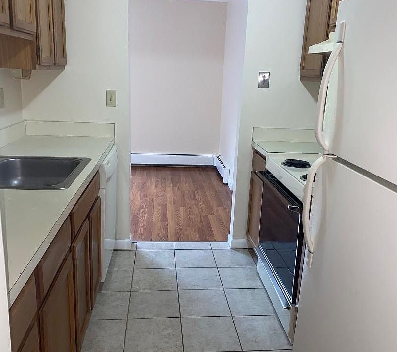 1st image of 655 Talcottville Rd APT 198