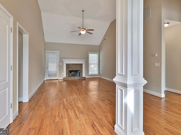 4th image of 227 Village Park Dr