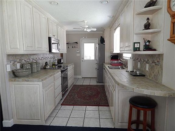 2nd image of 1915 Cypress Ct