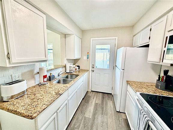 3rd image of 6702 Everhart Rd APT T105