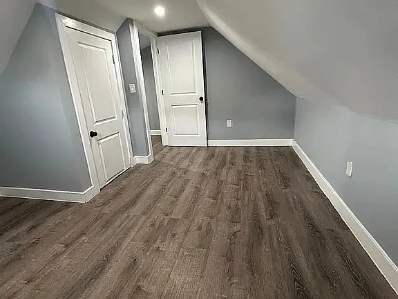4 bed, $2,500 — Photo 2