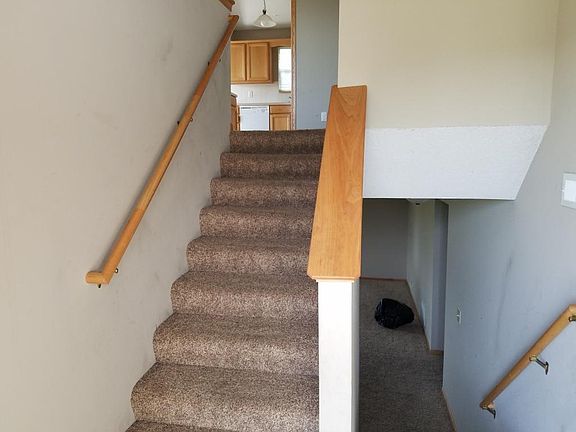 3rd image of 1811 N Buckthorn Ct