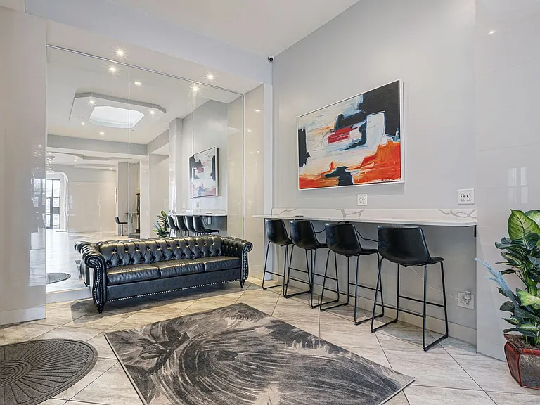The Legacy HB at Clarendon Park — Photo 15