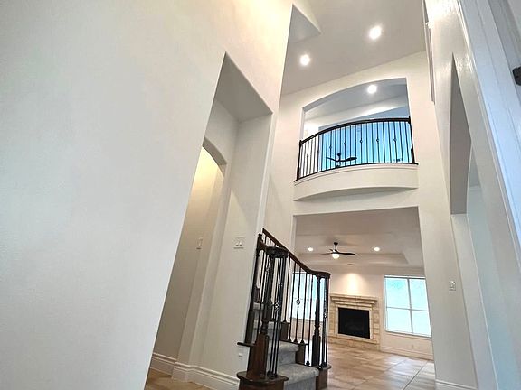 3rd image of 327 Joshua Way