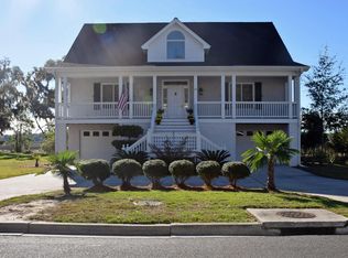 17 Petigru Dr, Beaufort, SC 29902