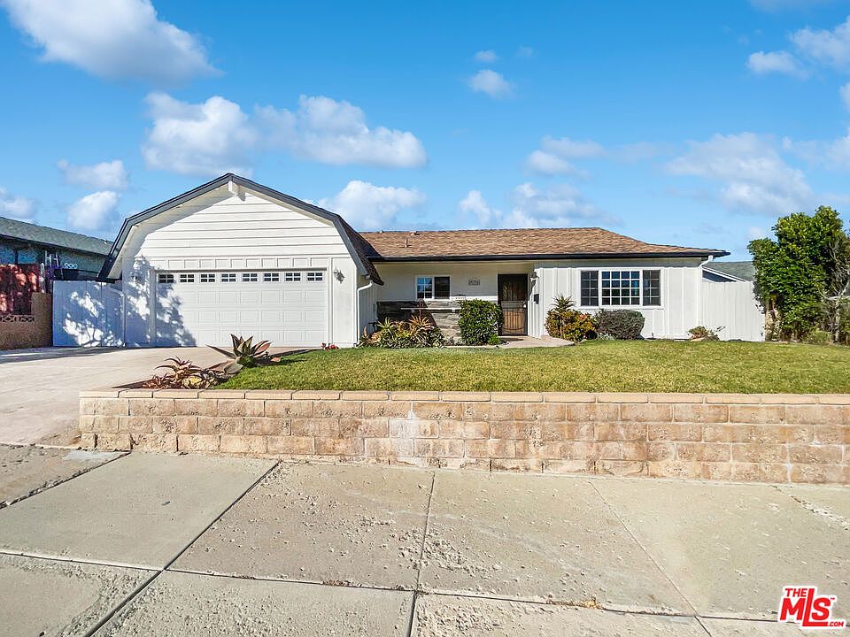 1st image of 370 N Saticoy Ave