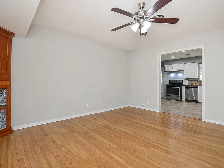 6322 Clemson St — Photo 6