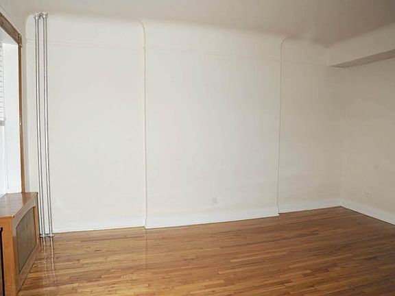 3rd image of 322 W 104th St APT 4F