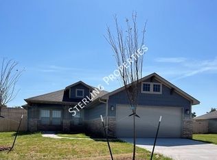 2372 Anne Ln, Blanchard, OK 73010