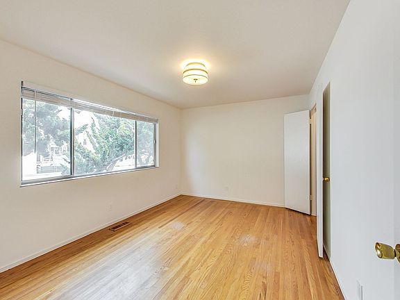 2nd image of 490 42nd St Unit 3