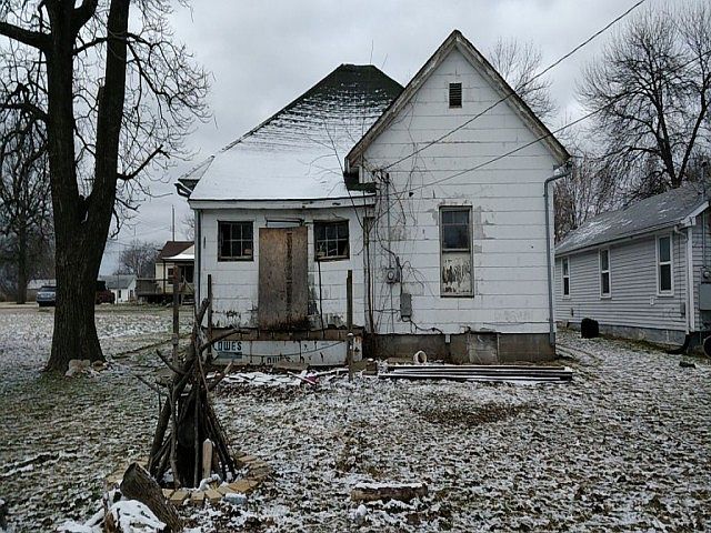 2nd image of 1404 N Olive St