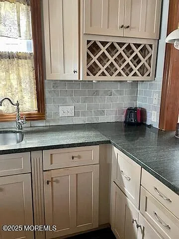 73 Stockton Ave — Photo 14