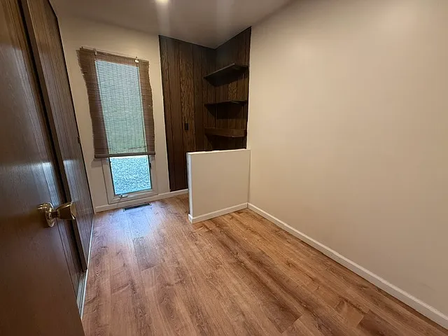 17482 Falling Water Rd — Photo 6