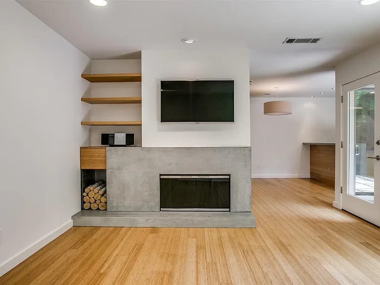 3945 Buena Vista St #C — Photo 5