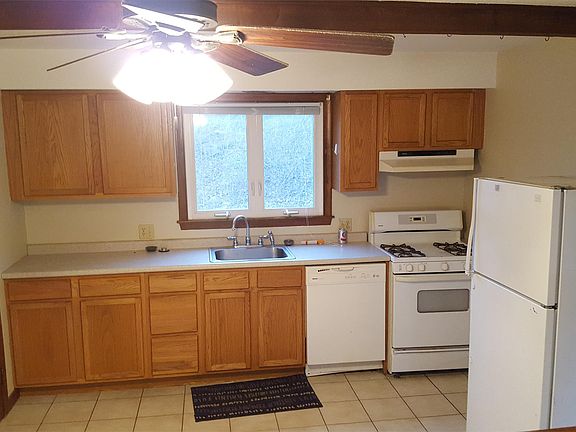 4th image of 8 Tarklyn St APT 2