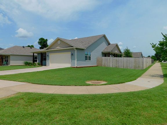2nd image of 1306 S Oxbow Way