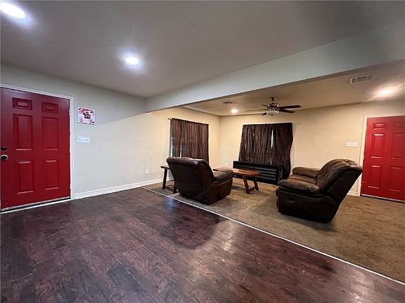 5th image of 603 E Yeagua St