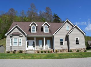 122 Mulberry Ln, Pikeville, KY 41501