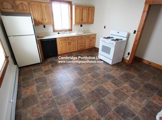 26 Oak St, Waltham, MA 02453