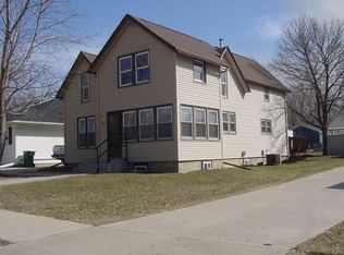 622 E Humphrey St, Lake Crystal, MN 56055