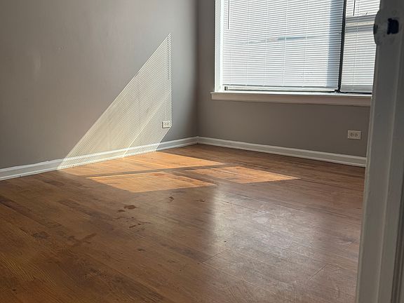 5th image of 7844 S Ellis Ave #309