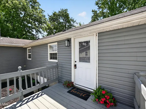 25864 Broad St, Perrysburg, OH 43551