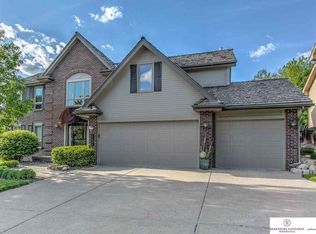 15936 Jones Cir, Omaha, NE 68118