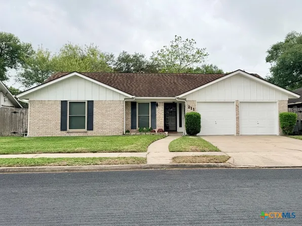 211 Pecos Dr, Victoria, TX 77904