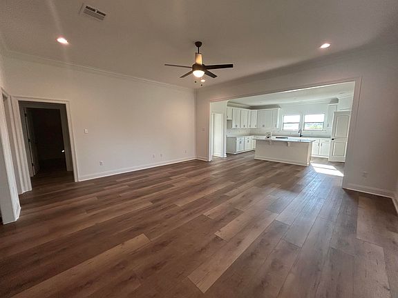 4th image of 224 Kingswood Ave