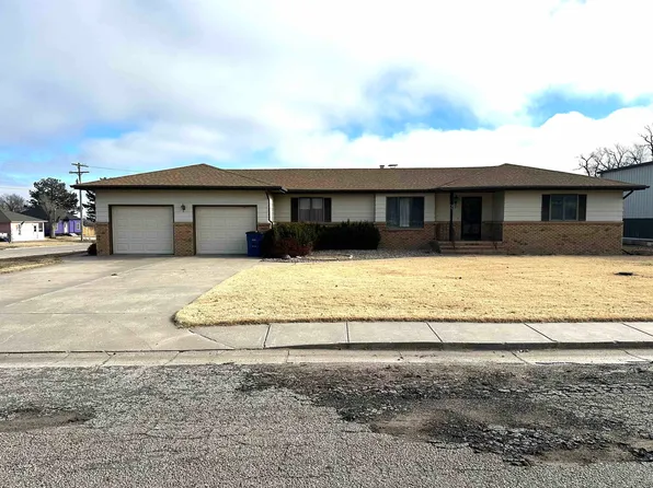 608 E 1st St, Palco, KS 67657