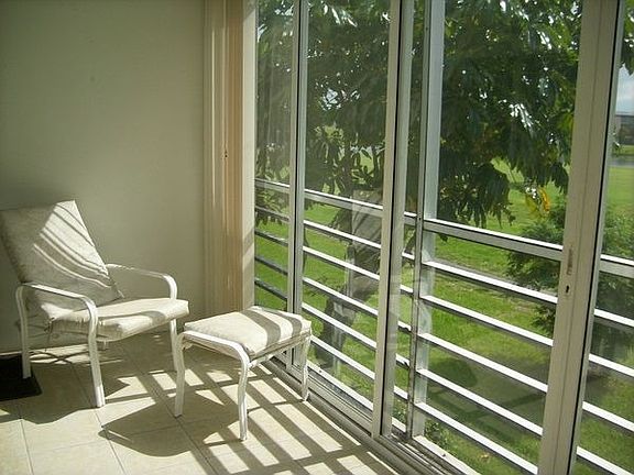 Screened balcony