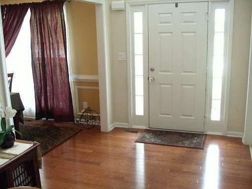3rd image of 171 Silverbell Ln