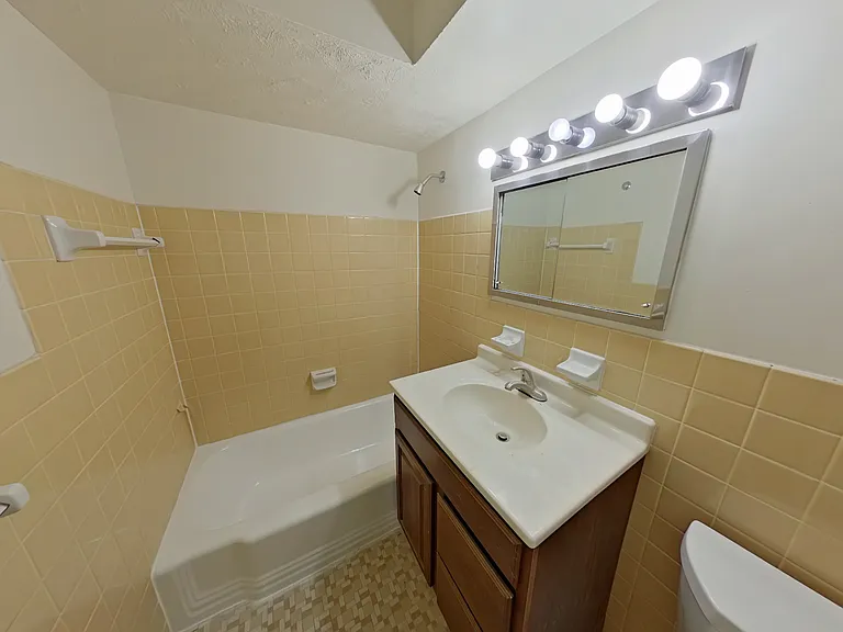 205-8690 Broadview Rd #205 — Photo 5