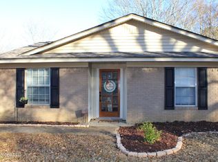 147 Berry Dr, Clinton, MS 39056