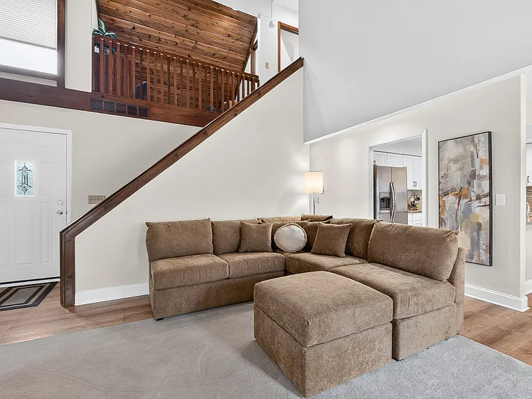 6372 Dummerston Ct — Photo 10