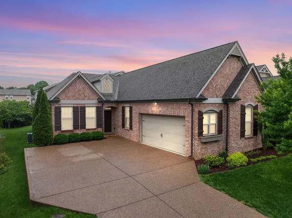 1740 Hartford Ln, Mount Juliet, TN 37122