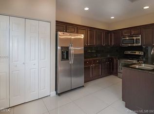 1026 NE 207th Ter, Miami, FL 33179