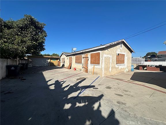 4th image of 15602 Newhope St