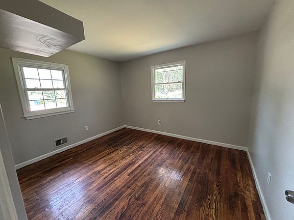 4th image of 3120 Richmond Ave