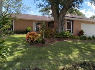 607 Rostock Cir NW, Palm Bay, FL 32907