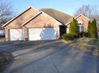 1733 S Burks Ave, Springfield, MO 65807