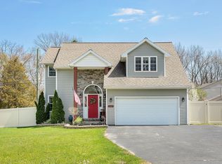 242 N Williams Lake Rd, Waterford, MI 48327